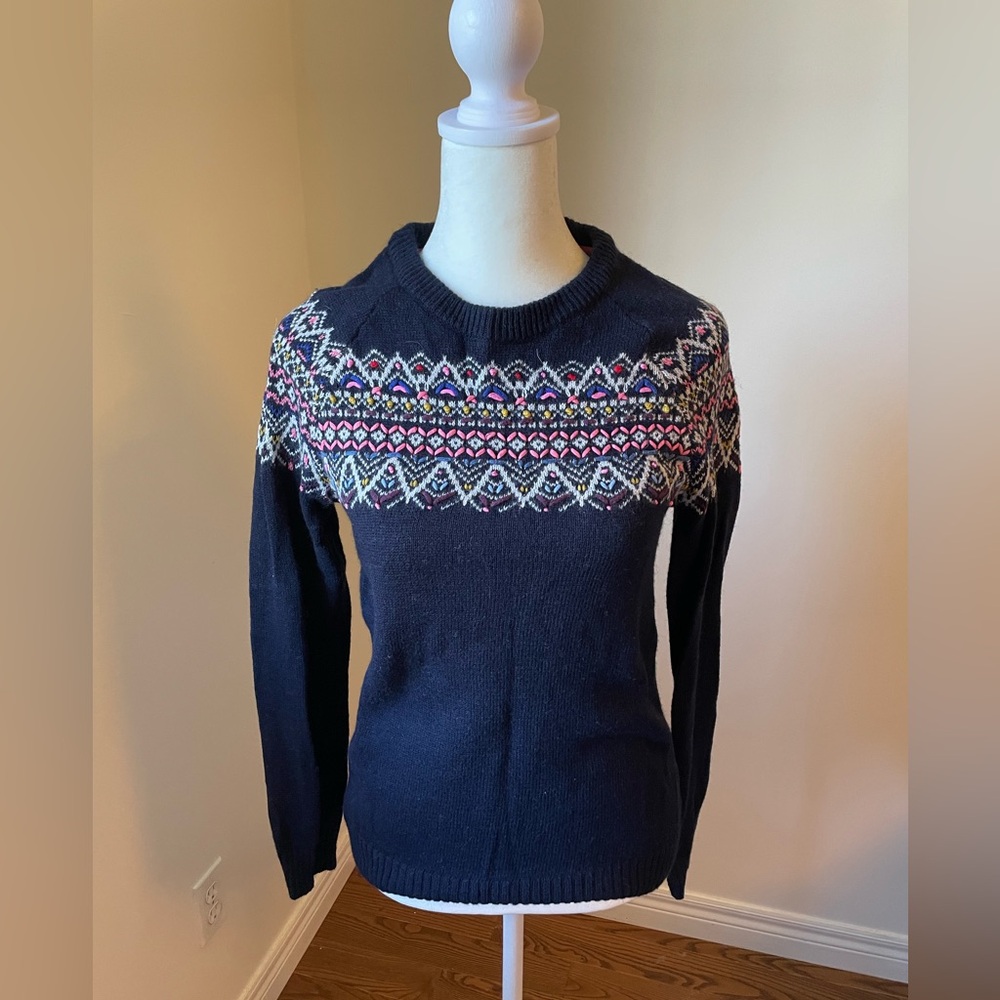 Sweater with Bold Colour Fair Isle Pattern Embroidery